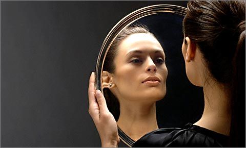 Κάθε τρίτη γυναίκα βιώνει μια κρίση τετάρτου της ζωής της