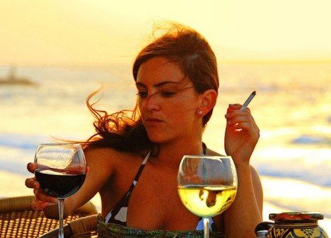 Αναφέρθηκαν οι χώρες όπου οι γυναίκες καπνίζουν περισσότερο από τους άνδρες